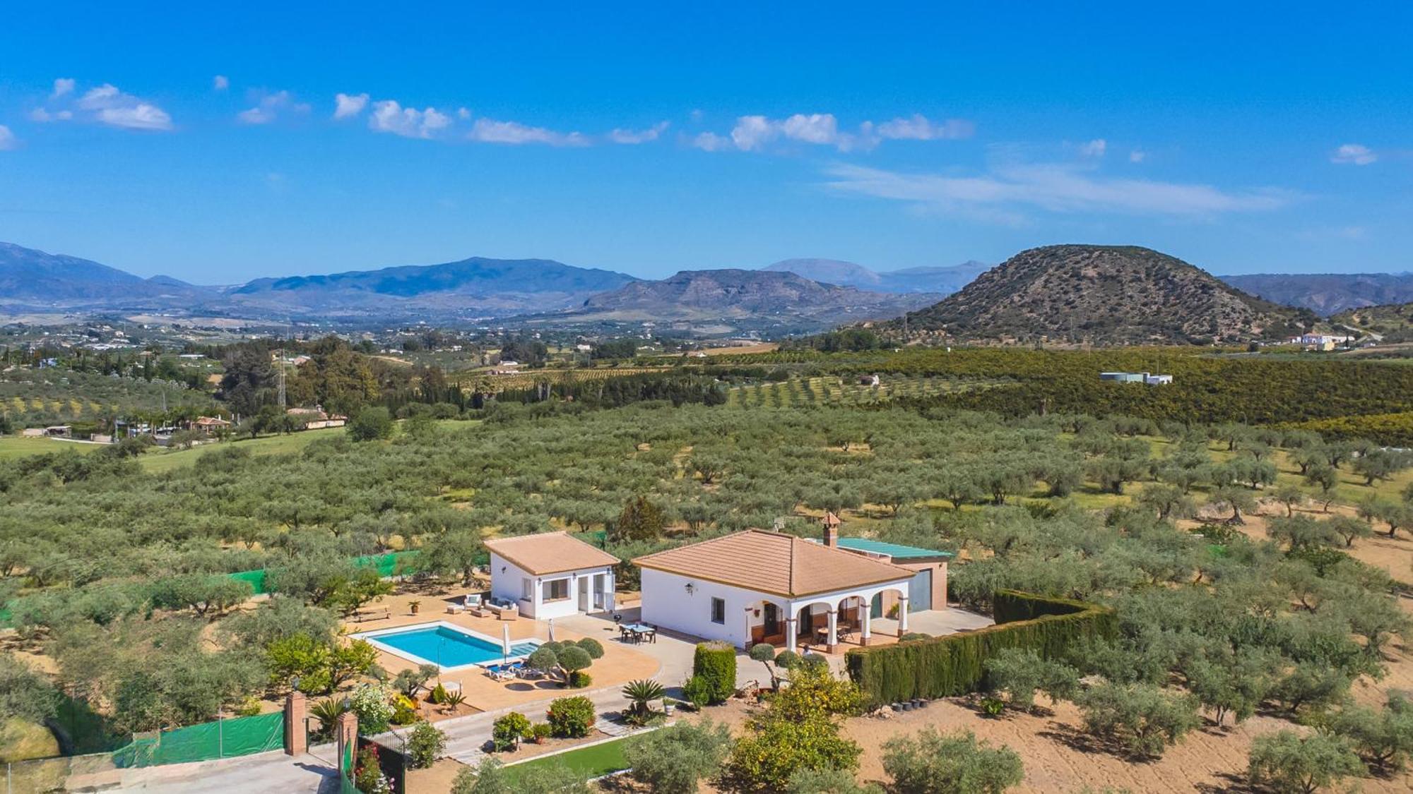 Cubo's Villaverde Holiday home *
